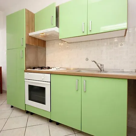 633d Apartment